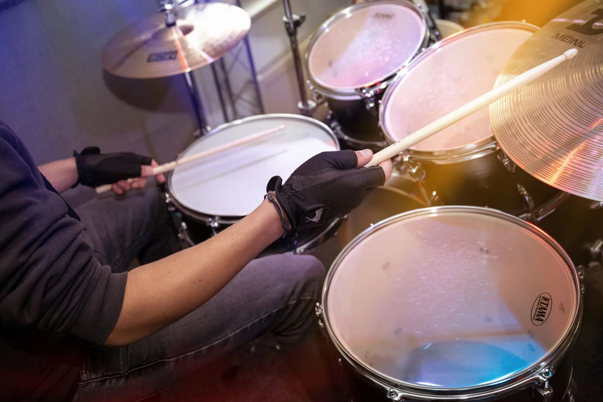 XDrum DGL-0F Schlagzeug Handschuhe Größe L - Drummer Handschuhe für Herren - Mit abgeschnittenen Fingern - aus weichem Leder - Mesh Außenseite - Schwarz