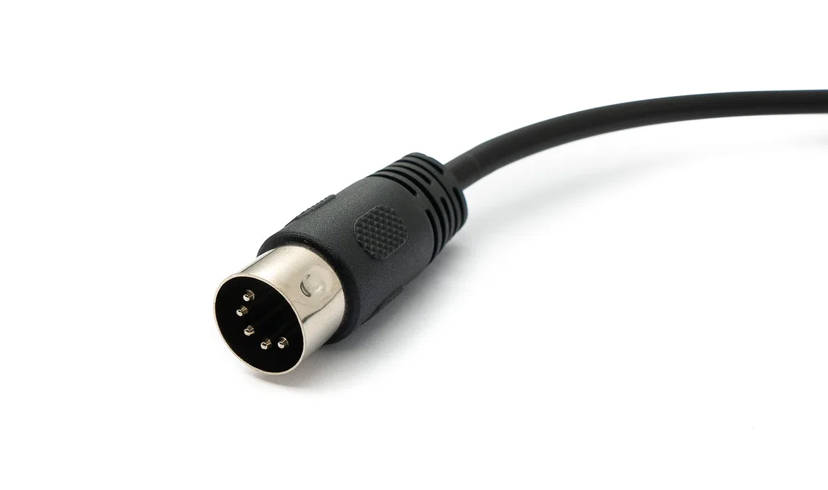 System-S Audio Kabel 150 cm XLR 3 Polig Buchse zu DIN 5 Polig Stecker Adapter in Schwarz